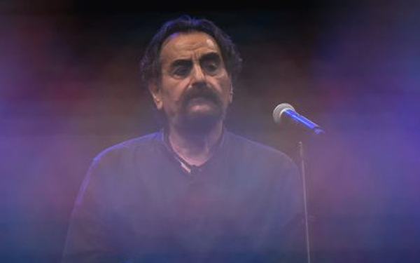 شهرام ناظری به نمایشگاه &laquo;موج های خفته&raquo; رفت