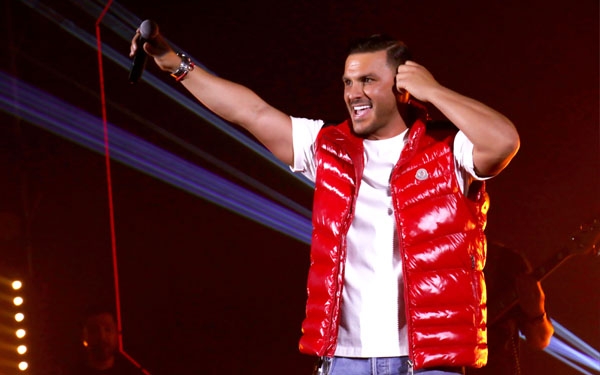 گزاش تصویری کنسرت 26 اسفند "آرمین زارعی "