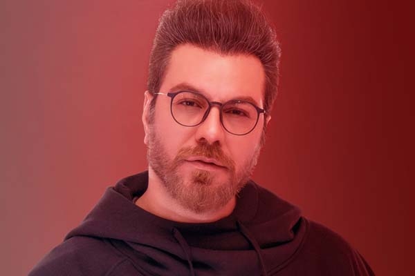 گرشا رضایی در سالن میلاد نمایشگاه به روی صحنه می رود