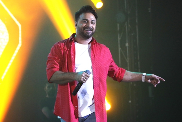 گزارش تصویری کنسرت 27تیر "بابک جهانبخش"